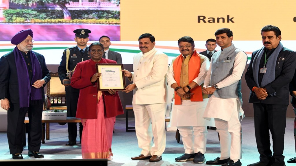 Swachh Survekshan Awards 2023: Which two cities were awarded the 'cleanest'? Swachh Survekshan Awards 2023: Which two cities were awarded the 'cleanest'?