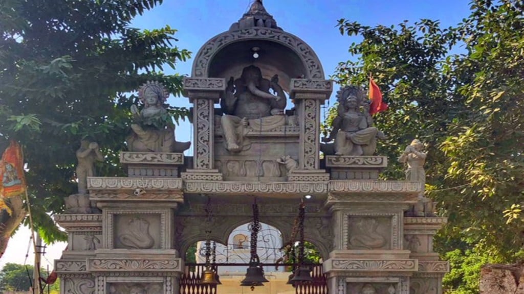 Greater Noida: Ravan's ancestral village welcomes Lord Ram, installs idol at ancient Shiva temple Greater Noida: Ravan's ancestral village welcomes Lord Ram, installs idol at ancient Shiva temple