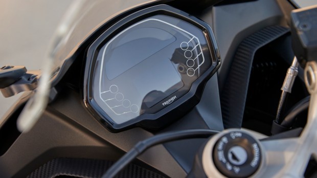 Triumph Daytona 660 instrument console