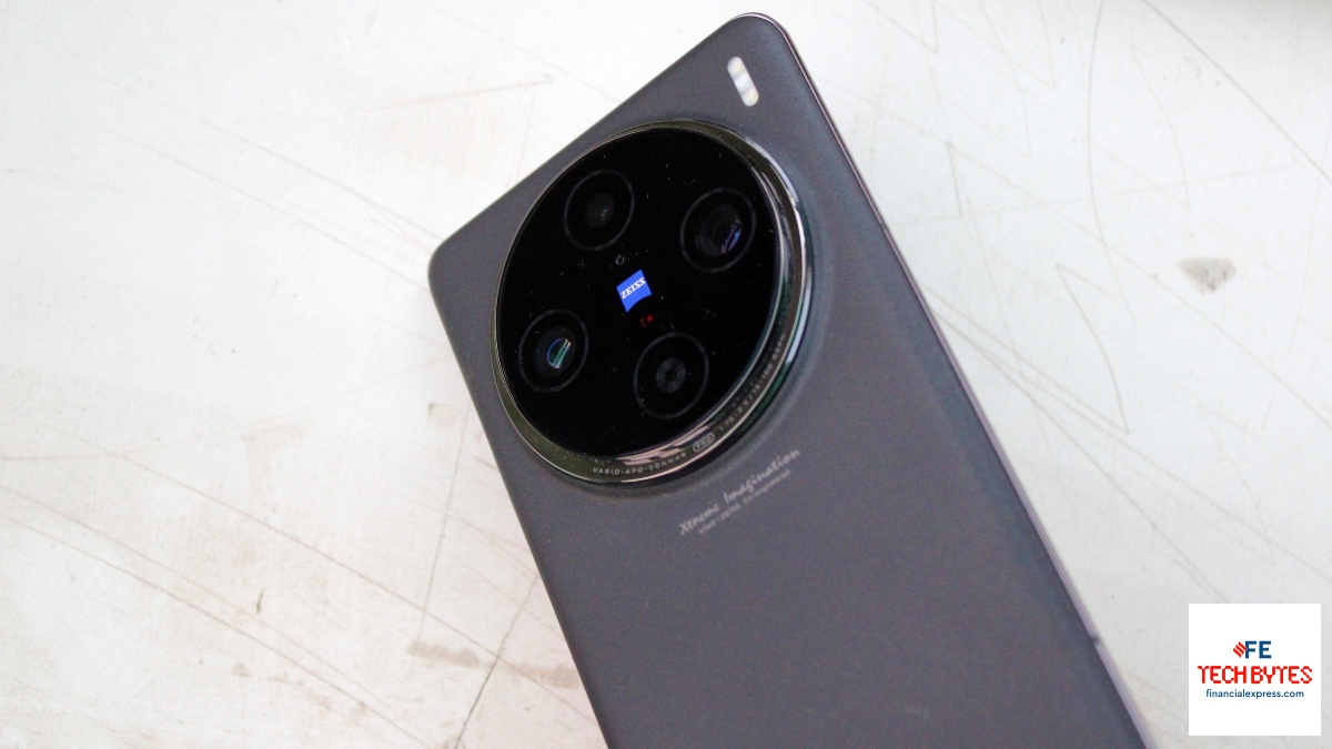 Vivo's X100 series is here to challenge Samsung's smartphone zoom