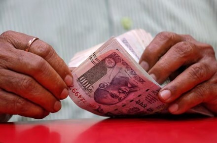 The rupee's decline was largely driven by global cues (Image/Reuters)