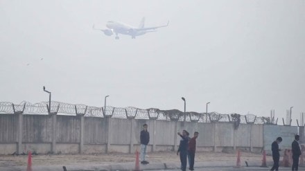 Several flights were also delayed and a few were cancelled due to the prevailing fog (Image/Reuters) Several flights were also delayed and a few were cancelled due to the prevailing fog (Image/Reuters)