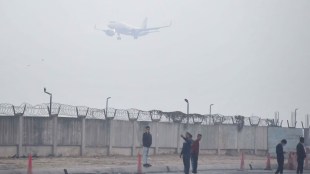 Several flights were also delayed and a few were cancelled due to the prevailing fog (Image/Reuters)