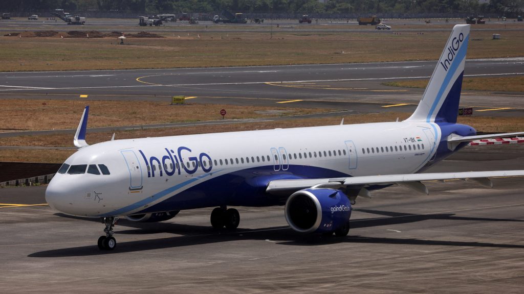 Several flights have been behind schedule, while others experienced delays (Image/Reuters)