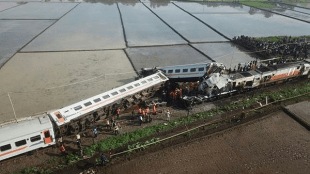 Television video showed several carriages overturned or badly mangled (Image/Reuters)