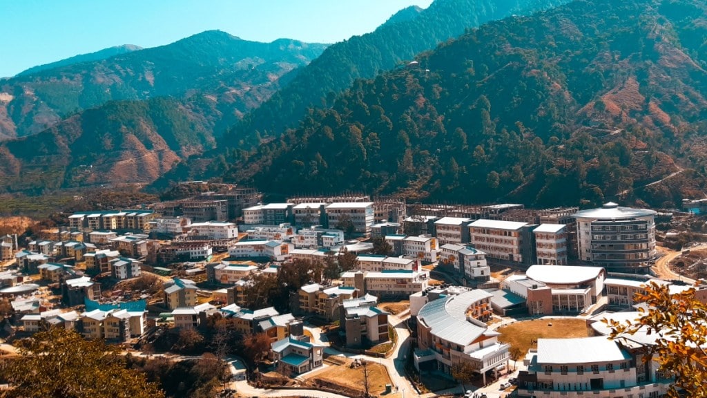 IIT Mandi invites applications for short-term certificates in Machine Learning and IoT Automation.