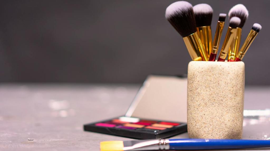 buyeazzy, beauty and personal care, startup funding, regional startups, ecommerce, online beauty startups, incubate asia fund, m venture partners, mysore, karnataka, supply chain, statista