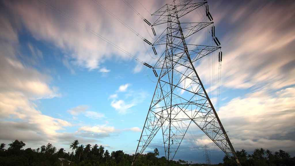 India electricity capacity, india electricity production, total indian electricity consumption, average electricity available in rural india, average electricity available in India, electricity cuts in India, electricity shortage in India