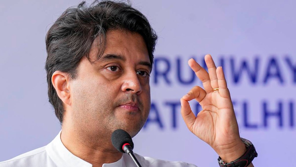 indigo, pilot attacked, delhi-goa flight, airlines, aviation, fog, flight delay, delhi airport, jyotiraditya scindia, airlines in india