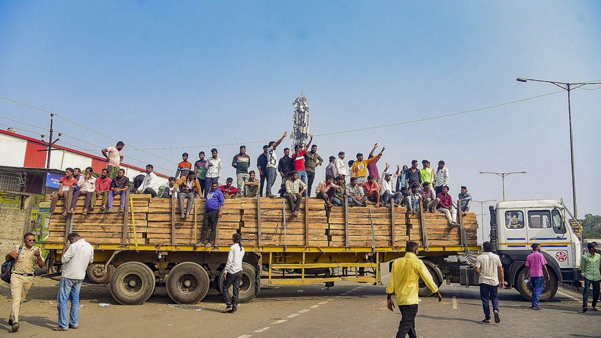 truckers protest, Hardeep Singh Puri, petrol pumps, Himachal Pradesh, Punjab, West Bengal, Bharatiya Nyaya Sanhita, top news, latest news, business news, truckers protest, Hardeep Singh Puri, petrol pumps, Himachal Pradesh, Punjab, West Bengal, Bharatiya Nyaya Sanhita, top news, latest news, business news,