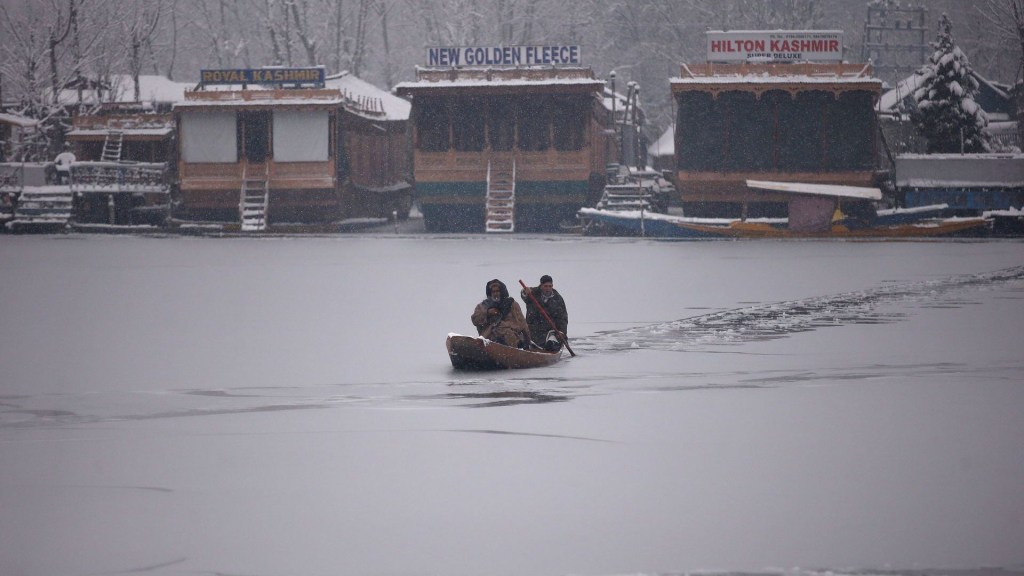 An intense spell of rainfall/snowfall activity is likely over the western Himalayan region (Image/Reuters) An intense spell of rainfall/snowfall activity is likely over the western Himalayan region (Image/Reuters)