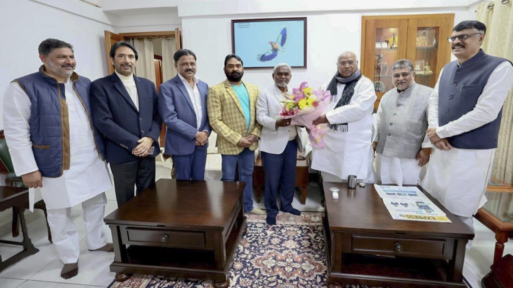 Champai Soren, Mallikarjun Kharge