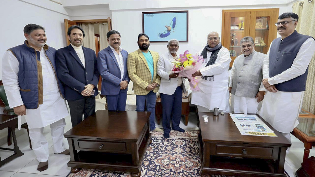 Champai Soren, Mallikarjun Kharge Champai Soren, Mallikarjun Kharge