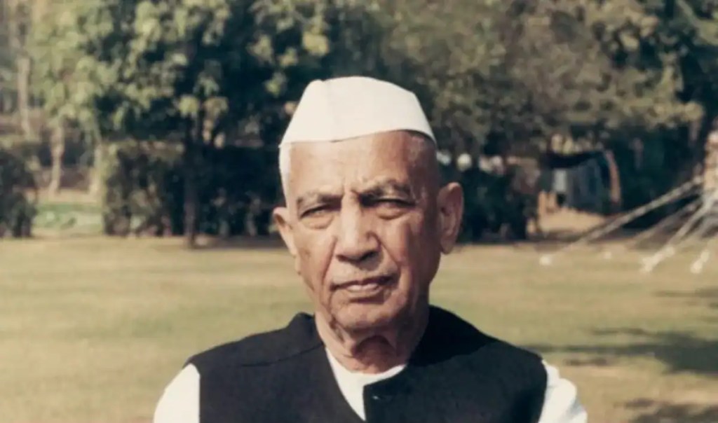'Bharat Ratna' Chaudhary Charan Singh: Former PM, farmers' leader and man who formed first non-Congress govt in UP 'Bharat Ratna' Chaudhary Charan Singh: Former PM, farmers' leader and man who formed first non-Congress govt in UP