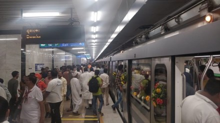 Delhi metro has been witnessing a steep rise in its ridership (Image/@OfficialDMRC) Delhi metro has been witnessing a steep rise in its ridership (Image/@OfficialDMRC)