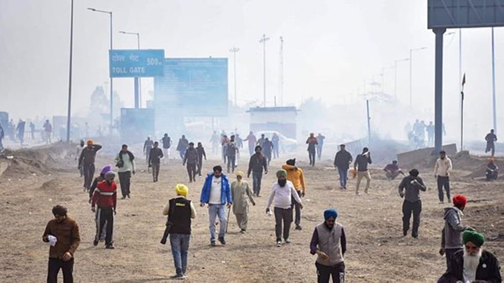 Delhi Farmers Protest Live Update, Kisan Andolan in Delhi Today Live: 'Chalo Delhi' march begins, borders sealed, traffic piles up