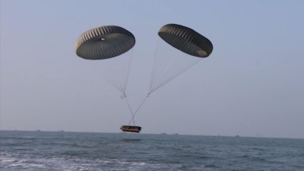 Indian Navy paradropping inflatable crafts into Arabian Sea (Image: Indian Navy)