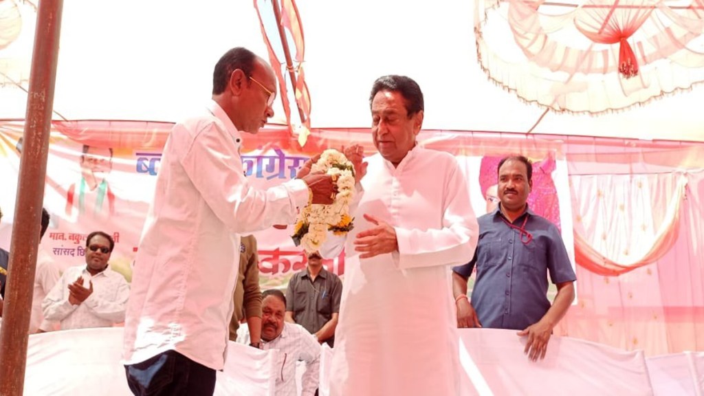 'Your choice': Kamal Nath tells Congress workers he's "ready to leave" 'Your choice': Kamal Nath tells Congress workers he's "ready to leave"