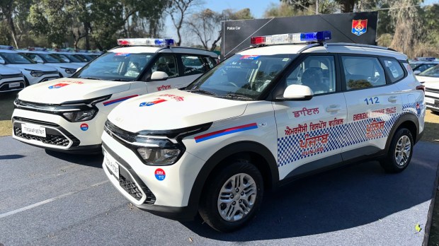 Kia Carens Punjab Police