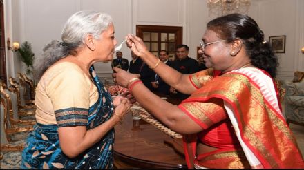 Budget 2024: Finance Minister Sitharaman calls on President Murmu ahead of interim budget
