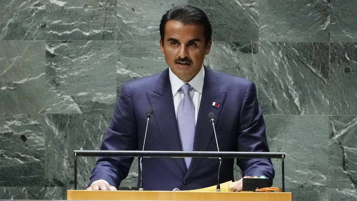 Tamim bin Hamad Al Thani, Tamim bin Hamad Al Thani net worth, who is Tamim bin Hamad Al Thani, Tamim bin Hamad Al Thani lifestyle, Tamim bin Hamad Al Thani gold palace, Emir Qatar, lifestyle