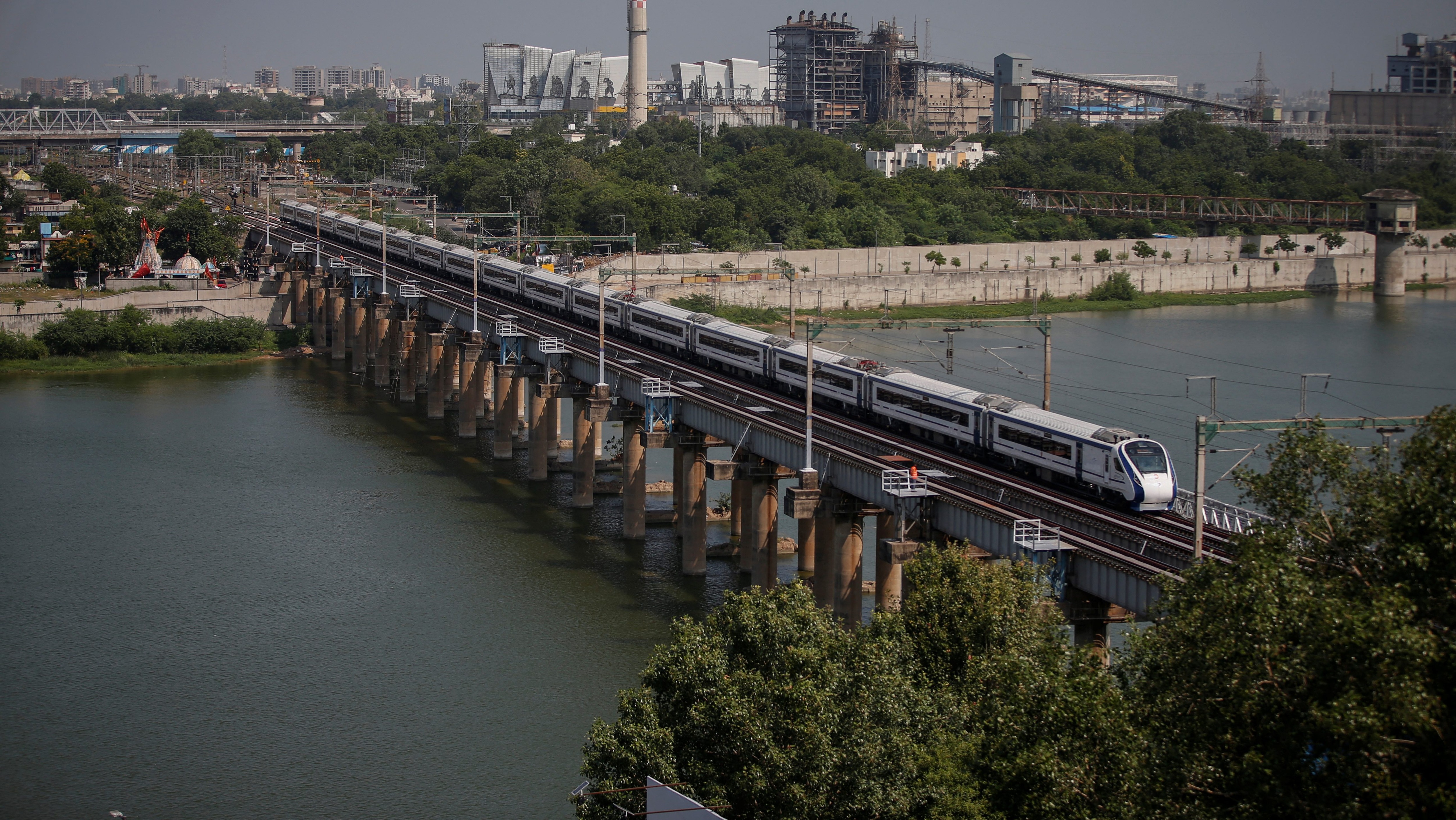 The report suggested the Railways Ministry to allocate the funds for the scheme exclusively with strict timelines (Image/Reuters)