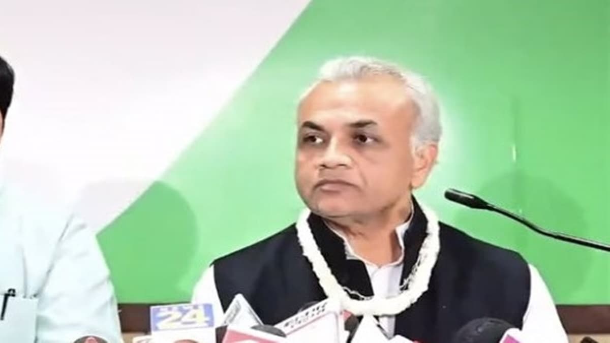 Vibhakar Shastri, former PM Lal Bahadur Shastri's grandson, quits Congress