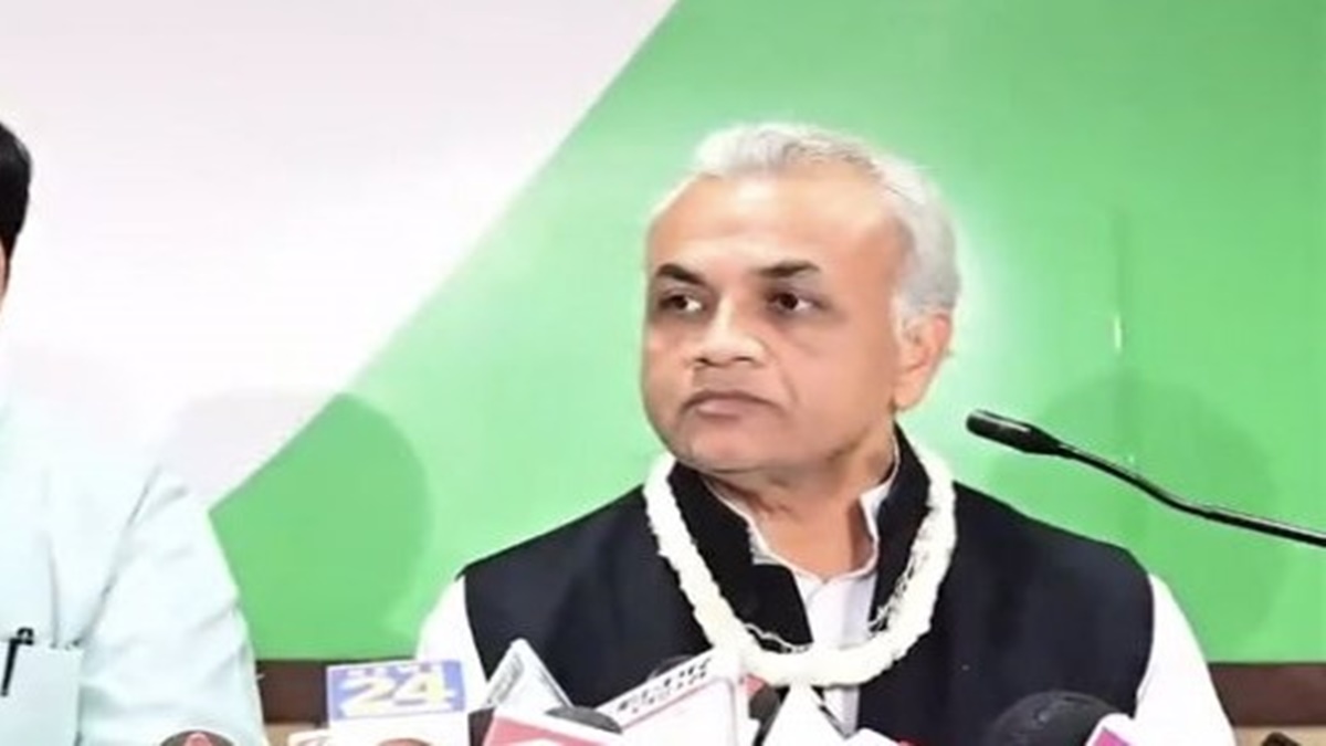 Vibhakar Shastri, former PM Lal Bahadur Shastri's grandson, quits Congress Vibhakar Shastri, former PM Lal Bahadur Shastri's grandson, quits Congress