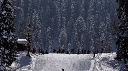 The change in weather in the western Himalayan region is due to two western disturbances (Image/Reuters)