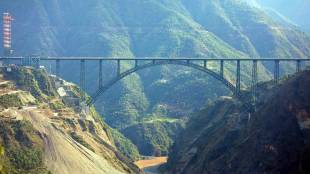 Chenab Bridge, Eiffel Tower, world's highest single-arch railway bridge, world's highest bridge, jammu and kashmir, kashmir, railway bridge, indian railways, Udhampur-Srinagar-Baramulla Railway Link