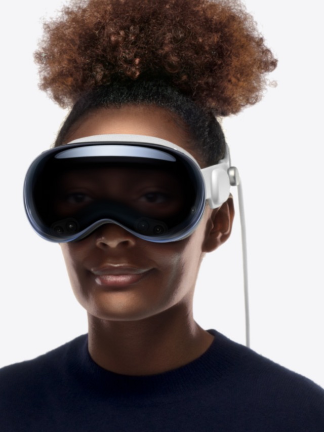 Apple Vision Pro quick review by Sam Altman