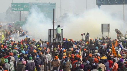 Farmers resume 'Delhi Chalo' march as tensions on borders flare | Recap of Day 1
