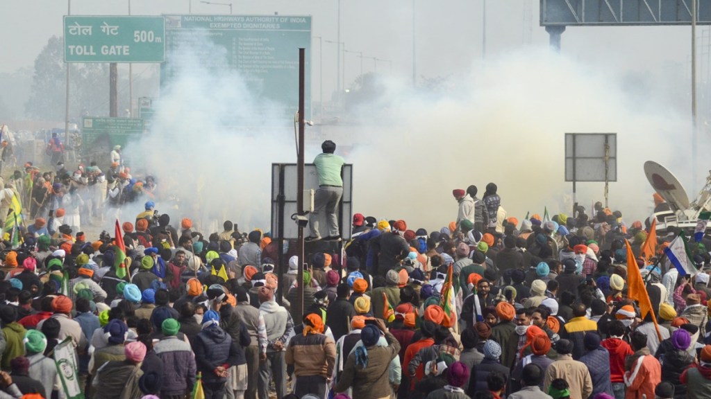 Farmers resume 'Delhi Chalo' march as tensions on borders flare | Recap of Day 1