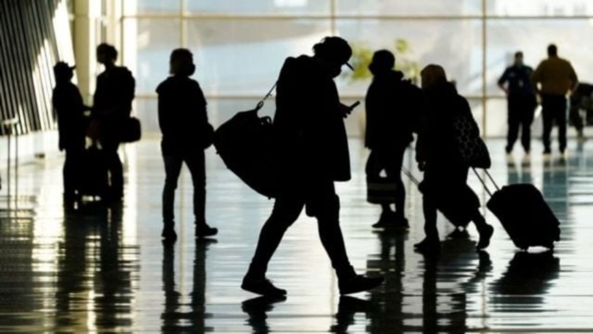 Delhi Airport, Delhi Airport news, Delhi Airport flight delay, flight delay at Delhi Airport, flight delay