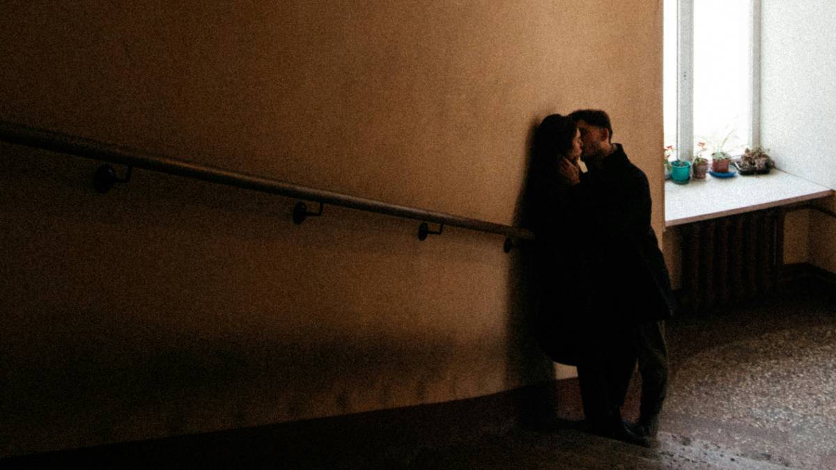 kiss day, kiss day 2024, kiss day health benefits, heakth benefits of kiss, kiss, kissing couple, how to kiss, valentines day