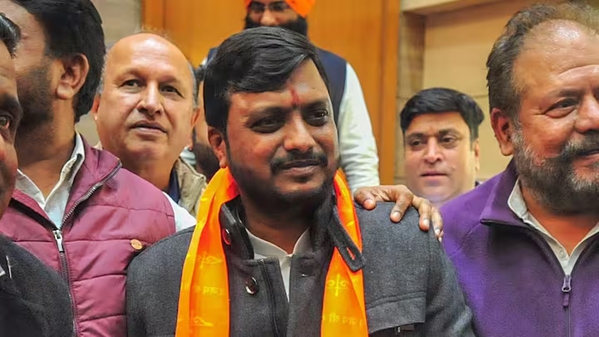 BJP's Manoj Sonkar resigns as Chandigarh Mayor ahead of Supreme Court's hearing BJP's Manoj Sonkar resigns as Chandigarh Mayor ahead of Supreme Court's hearing