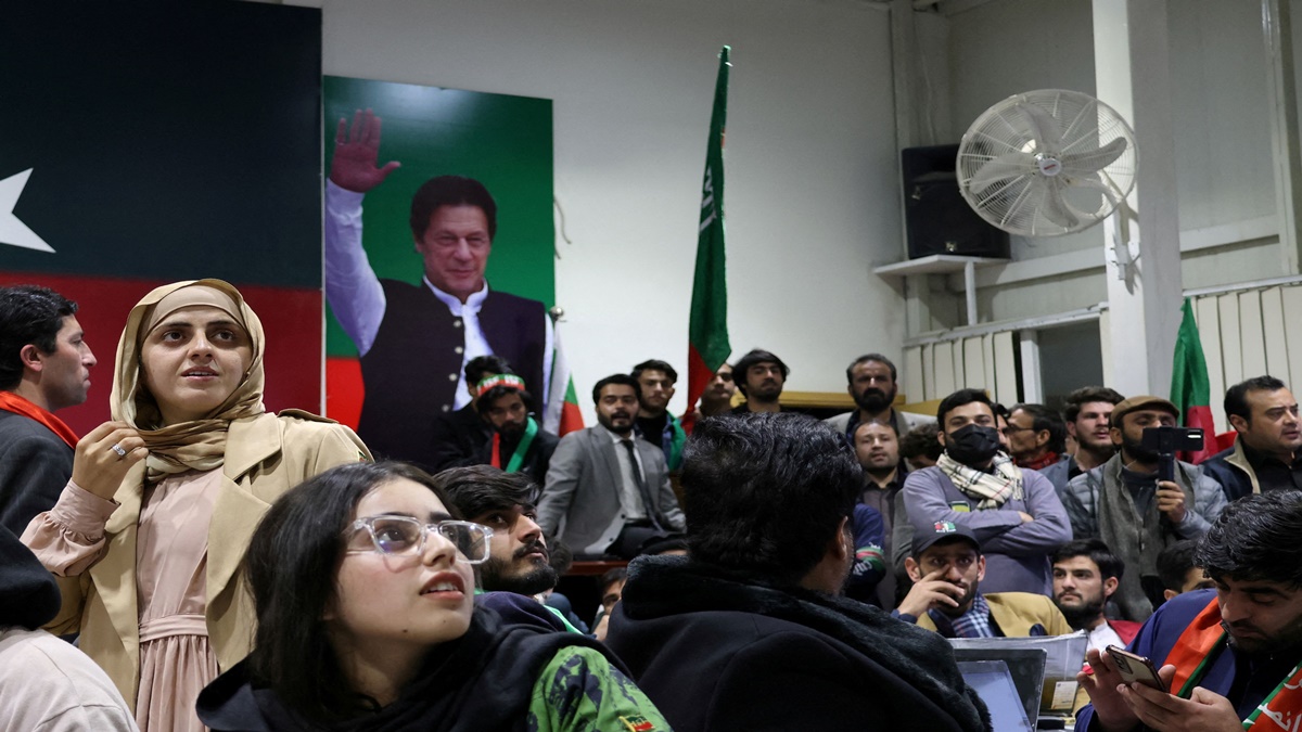 Pakistan Election Raging Pakistan Election 2024 Results: Dueling claims of victory amid Election ...