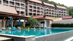 hospitality industry, artificial intelligence, technology, environmental consciousness, hybrid hospitality, occupancy rates, experiential travel, automation, IoT devices, Sustainability