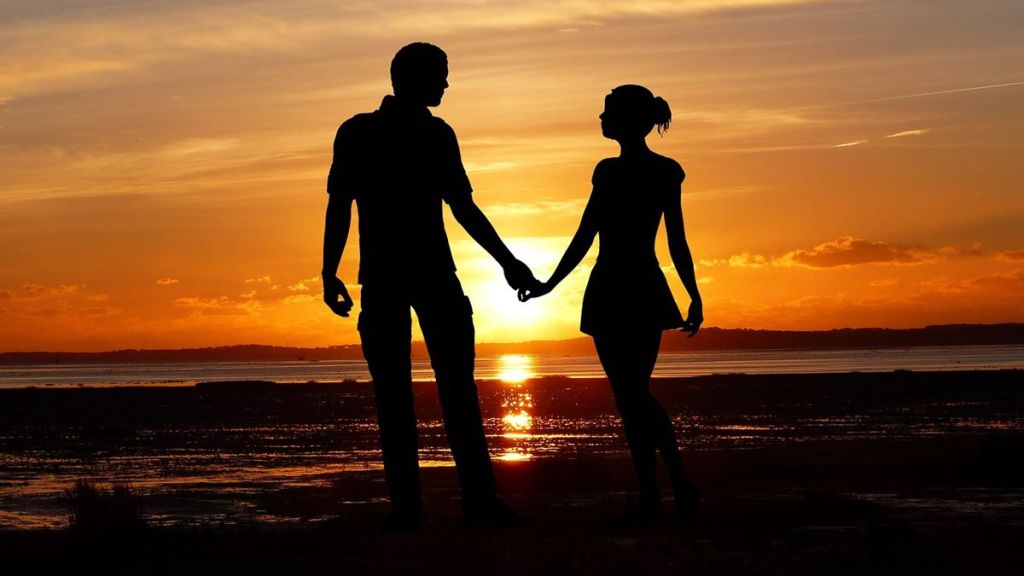 Love, Rose Day 2023, Valentine's Day 2023, Valentine's Week 2023, love week 2023, love stories, love sick, romantic relationships, health news, love news,