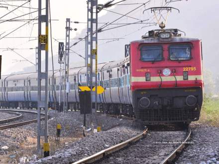 Indian Railways will forge 40,000 km of rail tracks to expand (Image/DD)