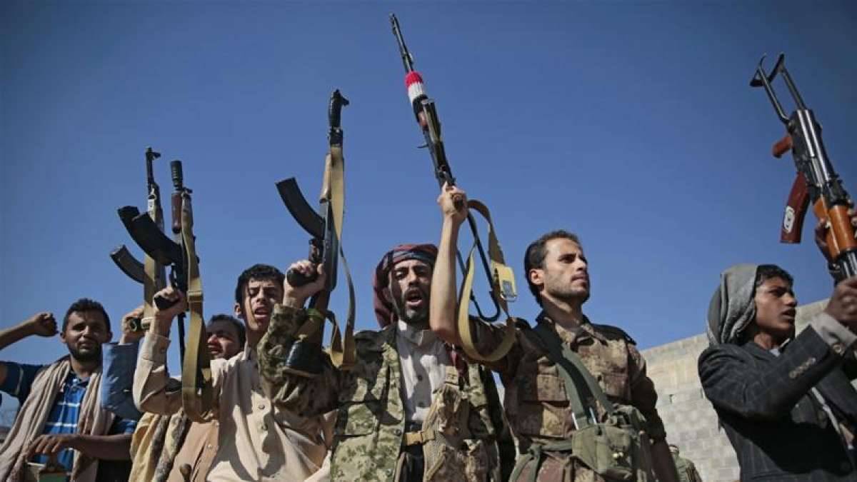 A suspected attack by Yemen's Houthi rebels has targeted a ship in the ...