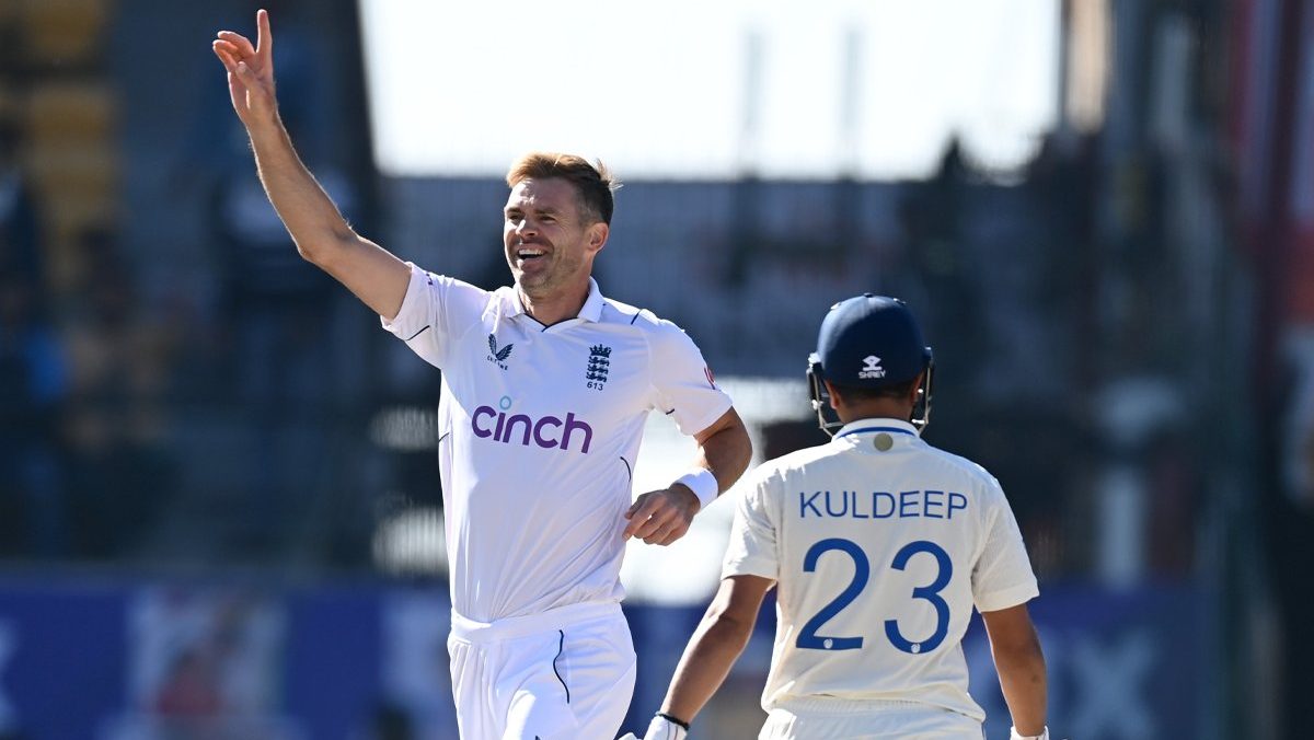 Anderson reached this milestone in his 187th Test match (Image/@englandcricket) Anderson reached this milestone in his 187th Test match (Image/@englandcricket)
