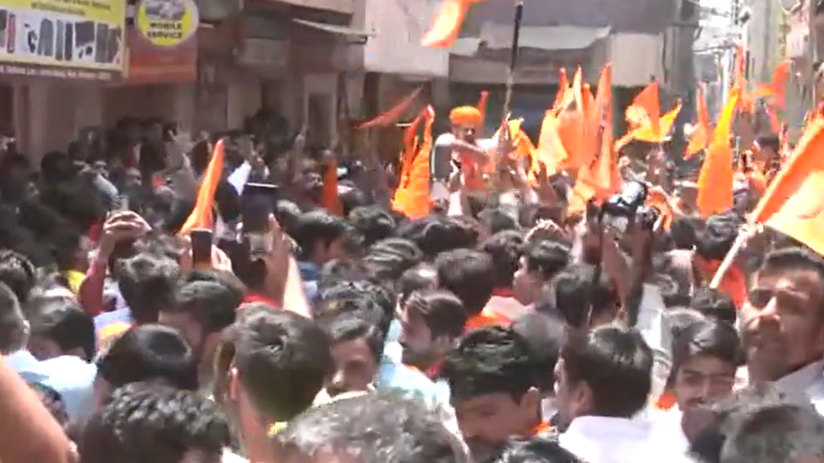 Bengaluru shopkeeper assault: Massive protests erupt, BJP blames Congress for 'appeasement politics' Bengaluru shopkeeper assault: Massive protests erupt, BJP blames Congress for 'appeasement politics'