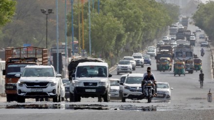 Specialised inspection teams are being stationed at major intersections, gathering spots, and vulnerable areas during Holi celebrations (Image/Reuters)