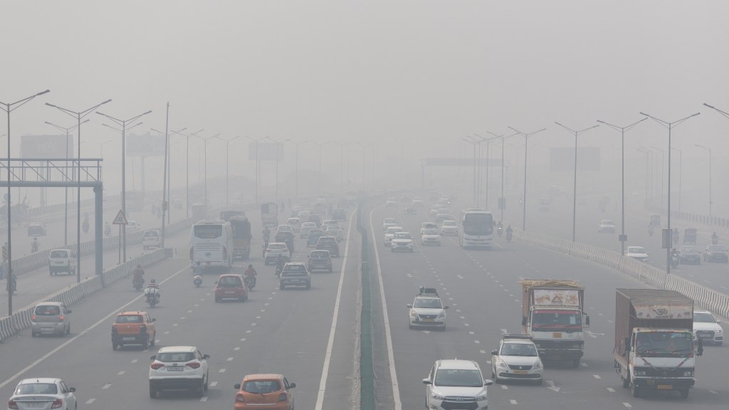 On Tuesday, the minimum temperature in Delhi settled at 14.2 degrees Celsius (Image/Reuters) On Tuesday, the minimum temperature in Delhi settled at 14.2 degrees Celsius (Image/Reuters)