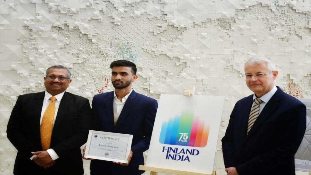Aman Narayan was honoured with a prize of Rs 50,000 at the Embassy of Finland in a ceremony attended by Kimmo Lähdevirta, Ambassador of Finland in India. (Image: Embassy of Finland in India)