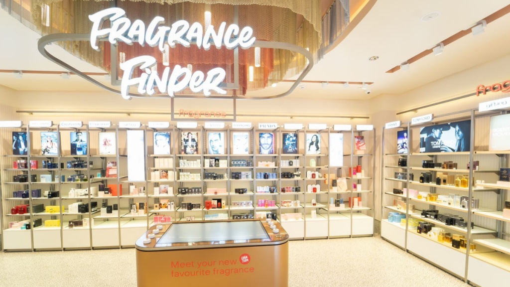 The curated "Tira Signature Looks" and gifting stations further elevate the customer experience