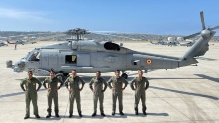 The helicopters are a part of the 24-aircraft FMS contract signed with the US government in Feb 2020. (Image: Indian Navy)