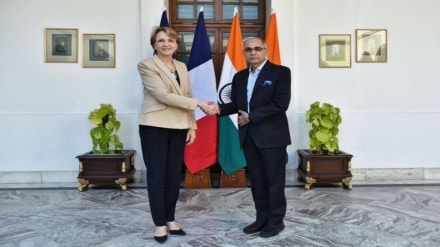 Foreign Secretary of India, Vinay Kwatra with Secretary General of the Ministry for Europe and Foreign Affairs, Anne-Marie Descôtes. (Image: X) Foreign Secretary of India, Vinay Kwatra with Secretary General of the Ministry for Europe and Foreign Affairs, Anne-Marie Descôtes. (Image: X)