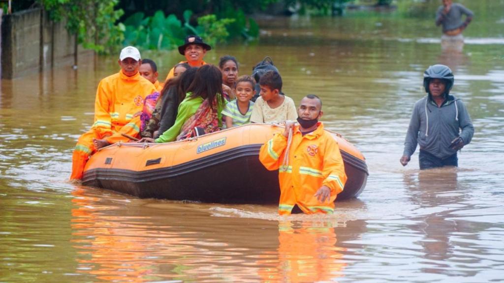 flash floods, flash flood in Indonesia, indonesia, natural disaster